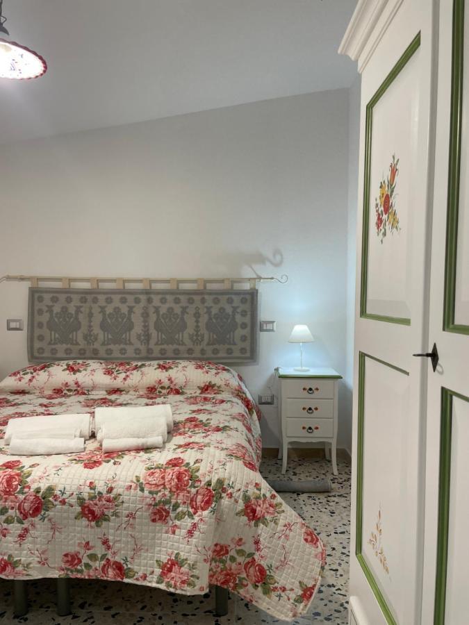 Affittacamere Il Vicoletto Aria Ona Villagrande Strisaili Exterior photo