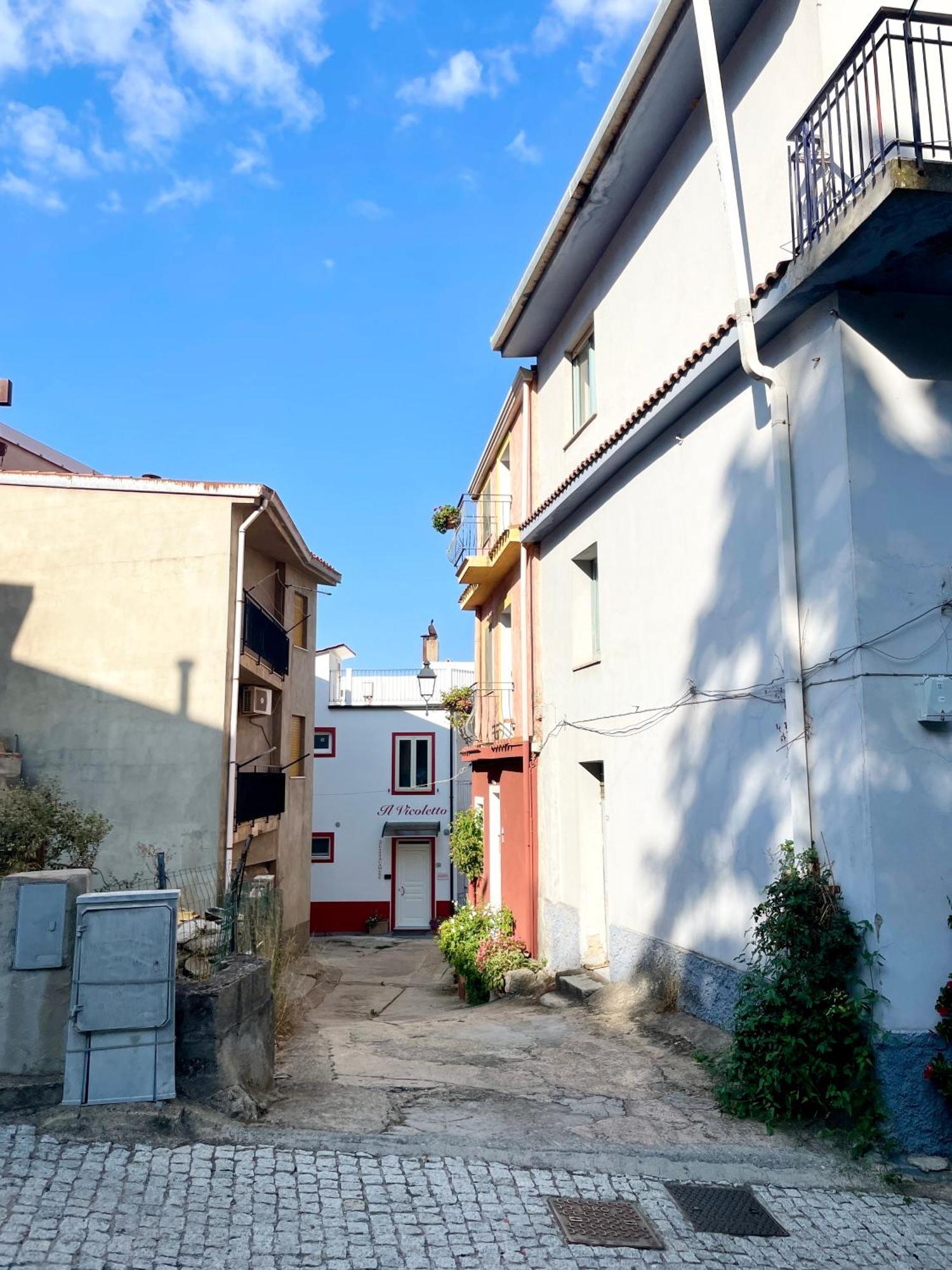 Affittacamere Il Vicoletto Aria Ona Villagrande Strisaili Exterior photo